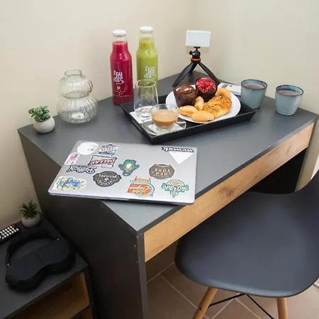 Smart - Work, Relax & Park With Ease Apartment *